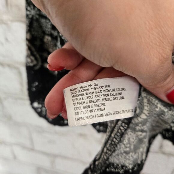 Mossimo Supply Co printed tank - Picture 5 of 11